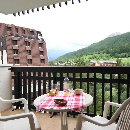 3 Pieces, 6 Couchages A La Salle-les-alpes, Proche Pistes, Balcon Et Terrasse - Fr-1-330f-41 Apartman *